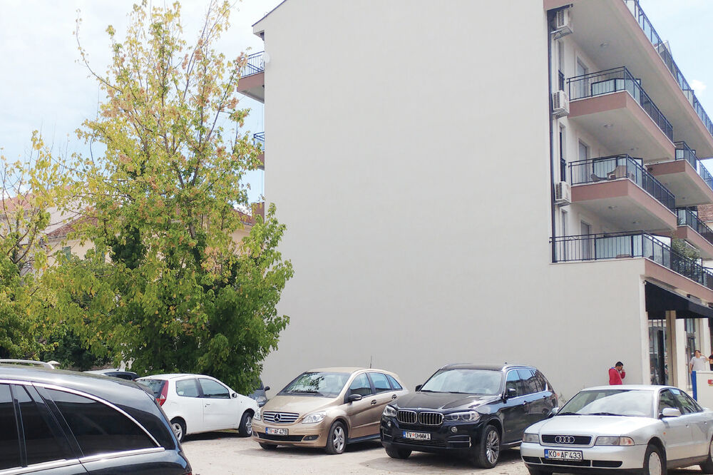 Tivat stanovi, Foto: Siniša Luković