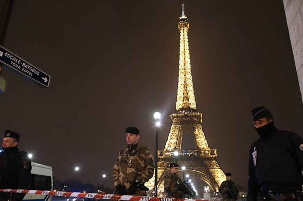 Ajfelov toranj bomba, Foto: News.com.au