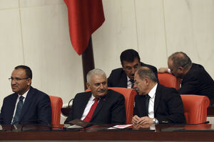 Turski parlament produžio mandat vojsci da djeluje u Iraku i Siriji