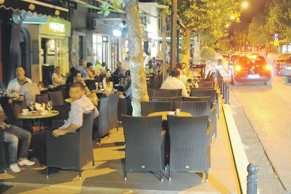 Kafići, Podgorica, Foto: Boris Pejović