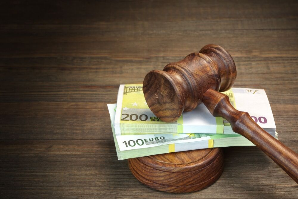 Kazna, prijava, Foto: Shutterstock