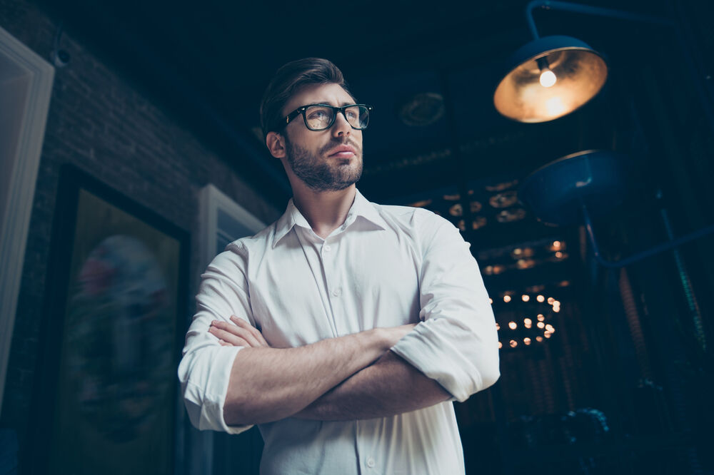 muškarac, prekrštene ruke, Foto: Shutterstock