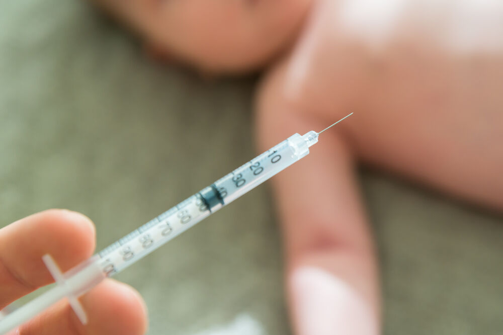 beba, vakcinacija, Foto: Shutterstock