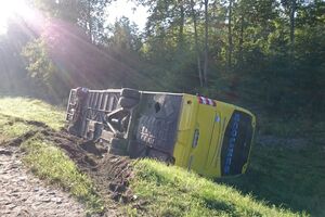Germany: Bus ran off the road, one person died, 18...