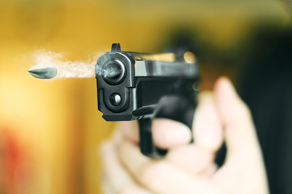 Pištolj, pucanj, Foto: Shutterstock