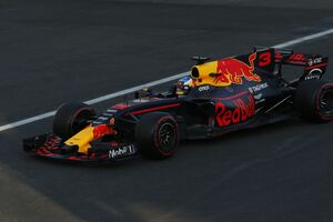 Rikardo najbrži na prvim treninzima za VN Singapura