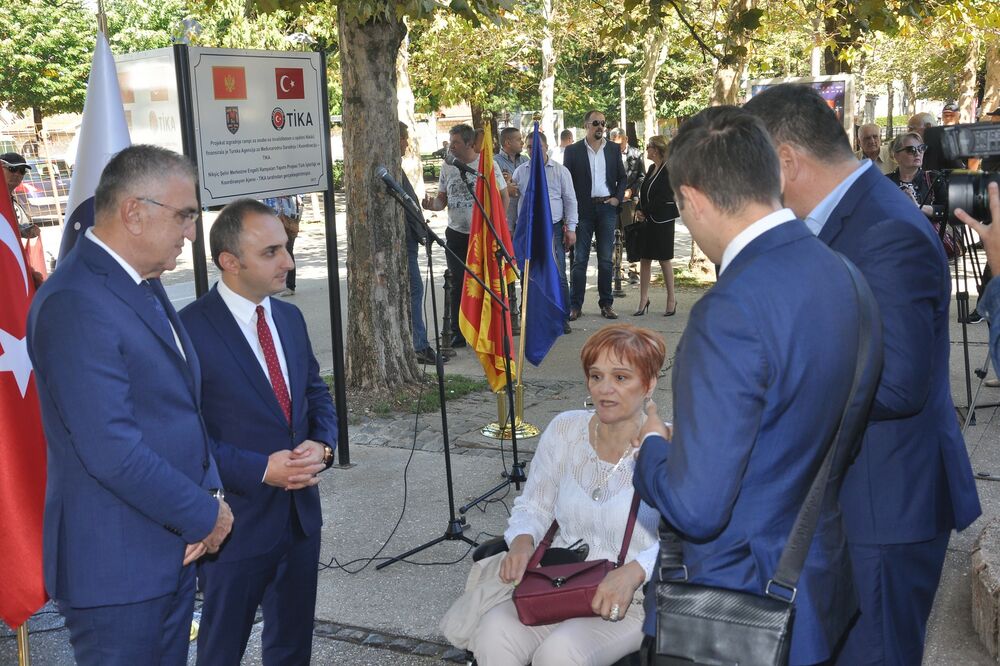Postavljanje rampi za OSI, Nikšić, Foto: Svetlana Mandić