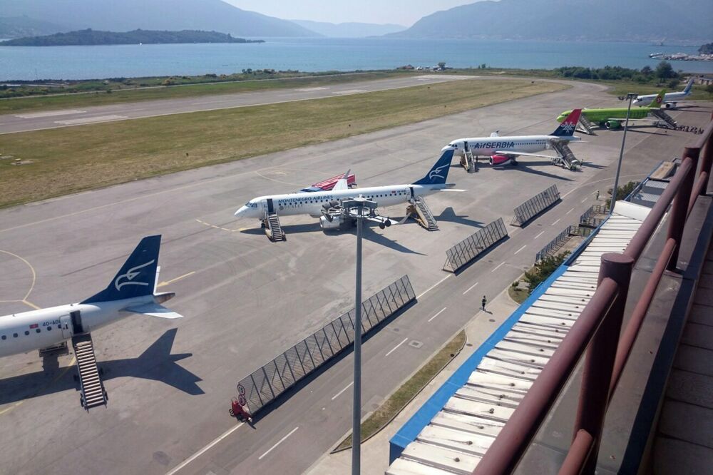 aerodrom Tivat, Foto: Privatna arhiva