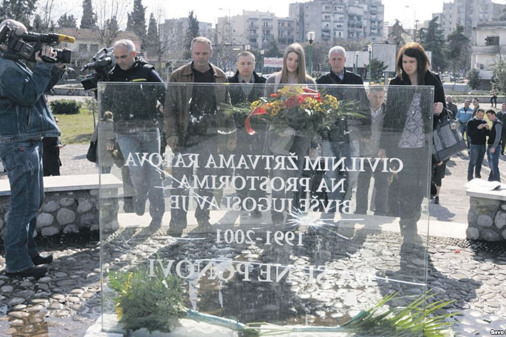 Spomenik Pobrežje, Foto: Savo Prelević