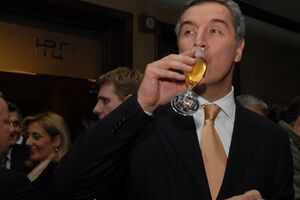 VREMEPLOV Đukanović: Planiram da puno zaradim