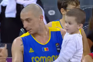 Rumun rame uz rame sa Kukočem