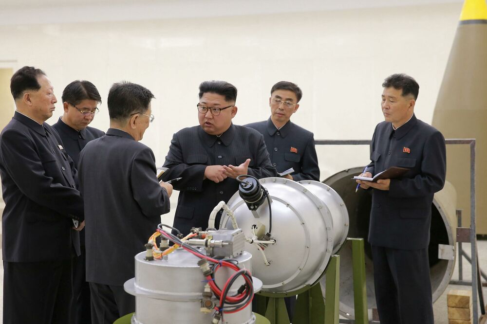 Kim Džong Un projektil, Foto: Reuters
