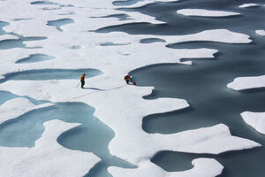 Švajcarski jedriličar deset dana zarobljen u ledu na Arktiku