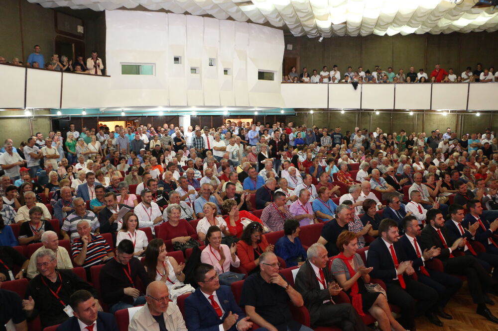 Demokrate, Foto: Demokrate