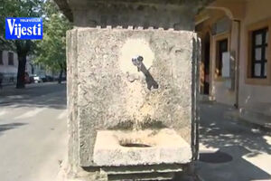 Nikšić: Sa stare česme u Ulici Narodnih heroja ponovo teče voda