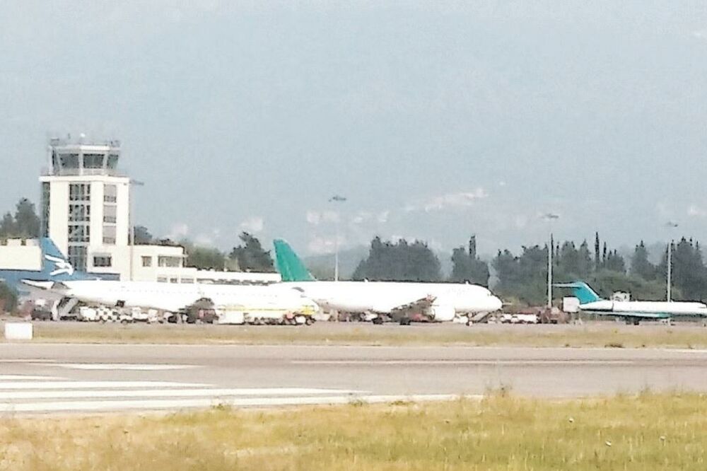 aerodrom Tivat, Foto: Siniša Luković