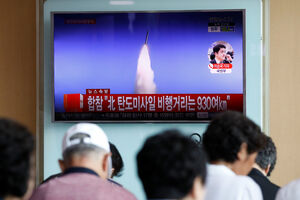 SAD: Sjeverna Koreja ispalila tri rakete u Japansko more