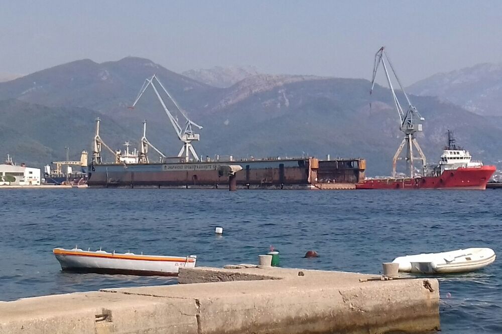 mali dok i remorker, Foto: Slavica Kosić