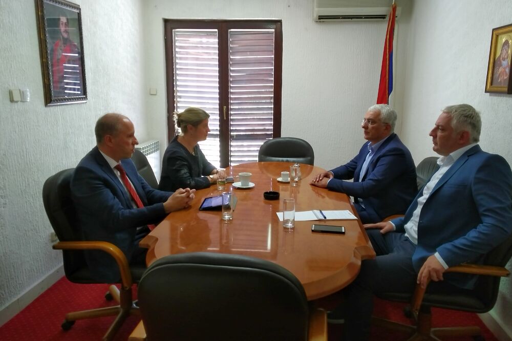 Andrija Mandić ALison Kemp, Foto: Nova srpska demokratija