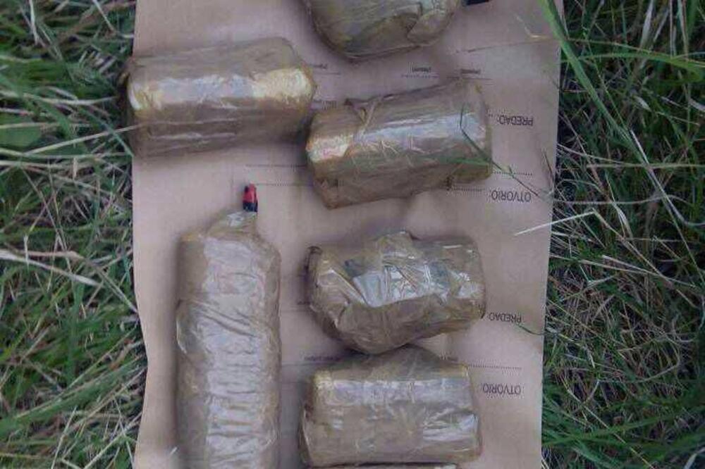 Eksplozivne naprave, Foto: Uprava policije