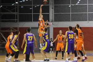 Teodo poražen od Dinamika