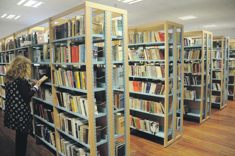 biblioteka "Radosav Ljumović" (novine), Foto: Luka Zeković