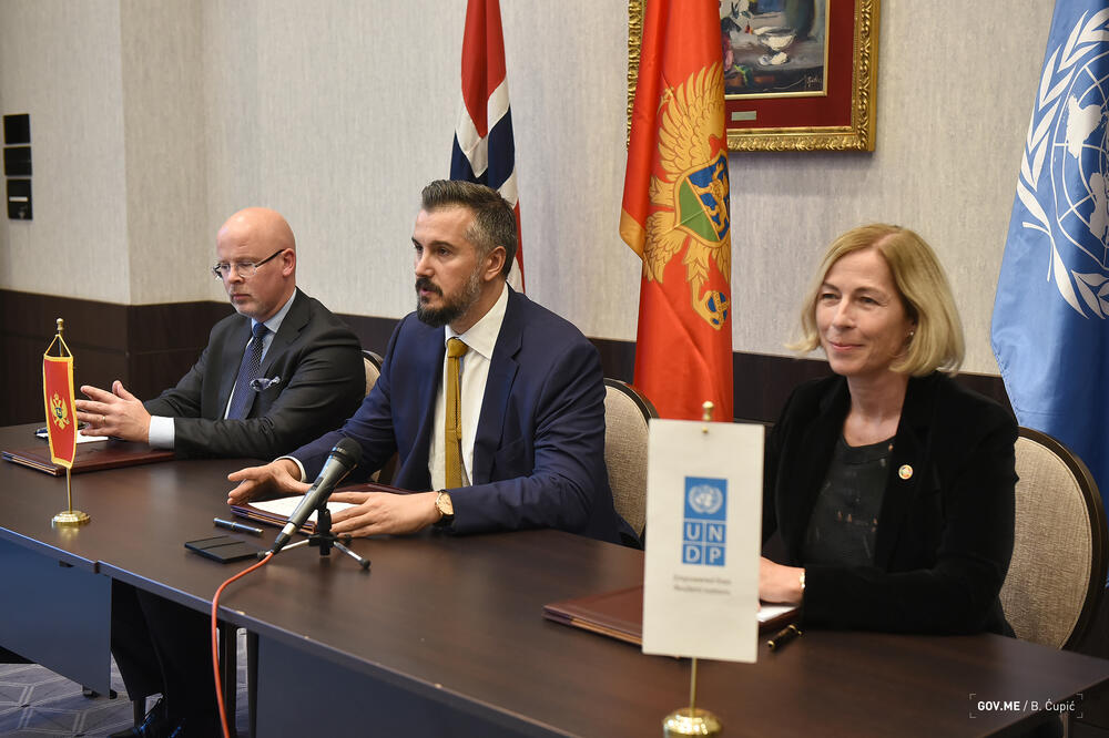 Audun Halvorsen, Aleksandar Andrija Pejović, Fiona Mekluni, Foto: Ministarstvo evropskih poslova