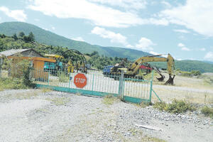 Integral inženjering: Kapije zaključane, oprema propada, a asfalt...