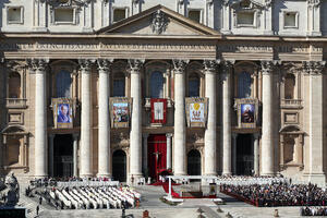 Papa Franjo proglasio 35 ljudi za svece