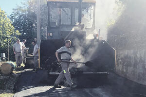 Budva: Asfaltiraju parkinge i ulice, grade i toalete