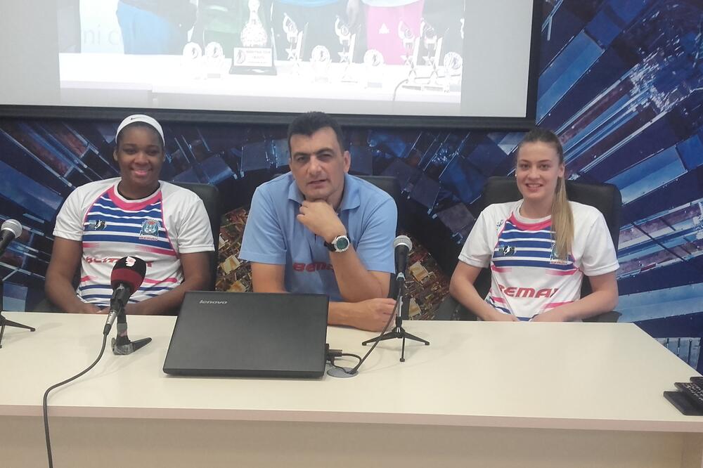 Rejčel Holivej, Goran Bošković, Nikolina Babić