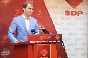 Konjević: Bolje uložite u Klinički centar nego u Montenegro erlajns