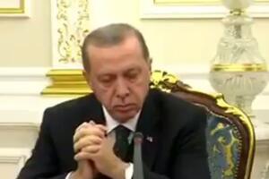 Erdogan zaspao na konferenciji za novinare