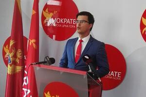 Šaranović: Mahinacijama ugasili preduzeća i hiljade radnika...