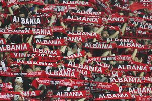 Albanci kažnjeni zbog skandiranja "velikoj Albaniji" i OVK