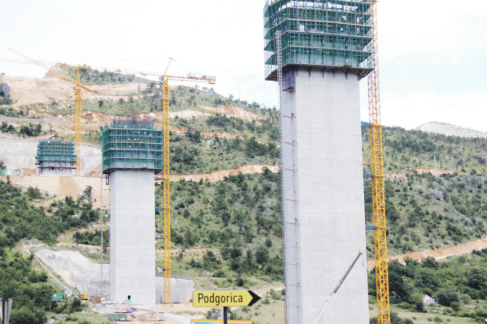 Auto put, Foto: Filip Roganović