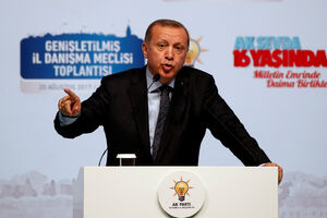 Erdogan: Turci u Njemačkoj da "ošamare" vladajuću koaliciju