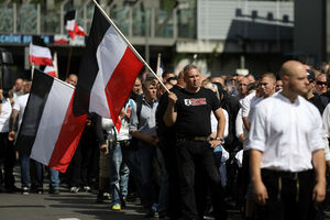 Berlin: Marš ekstremista u u čast naciste Rudolfa Hesa, okupili se...