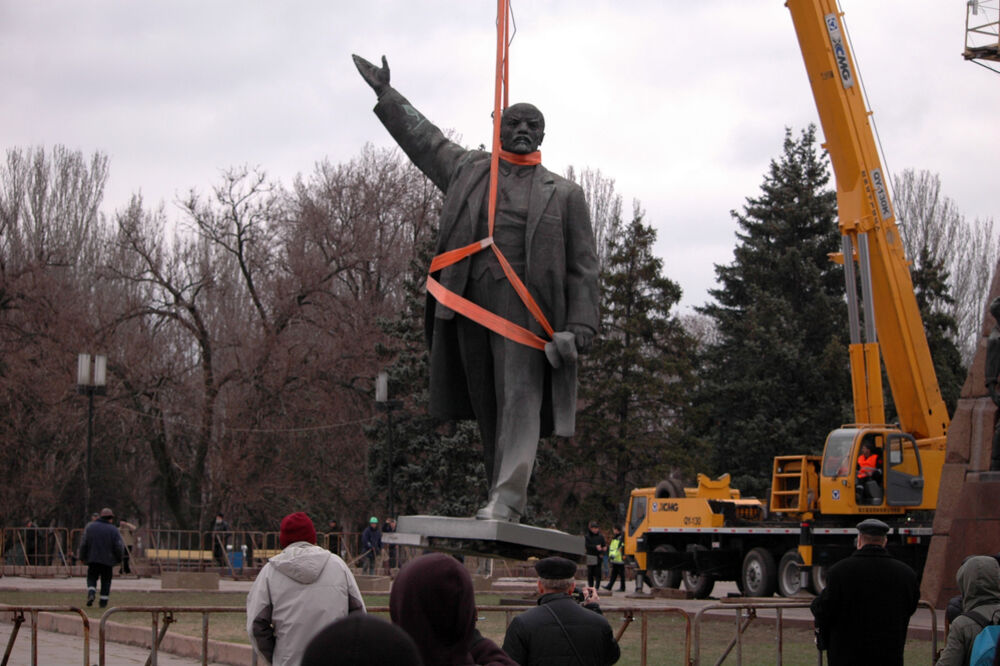 Spomenik Lenjinu, Zaporožje, Ukrajina, Foto: Reuters