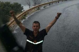 Pogledajte: Pala kiša na Cetinju, vatrogasci slave