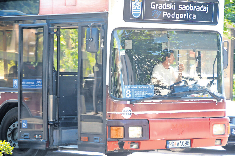 Graski saobraćaj, autobus, Foto: Boris Pejović