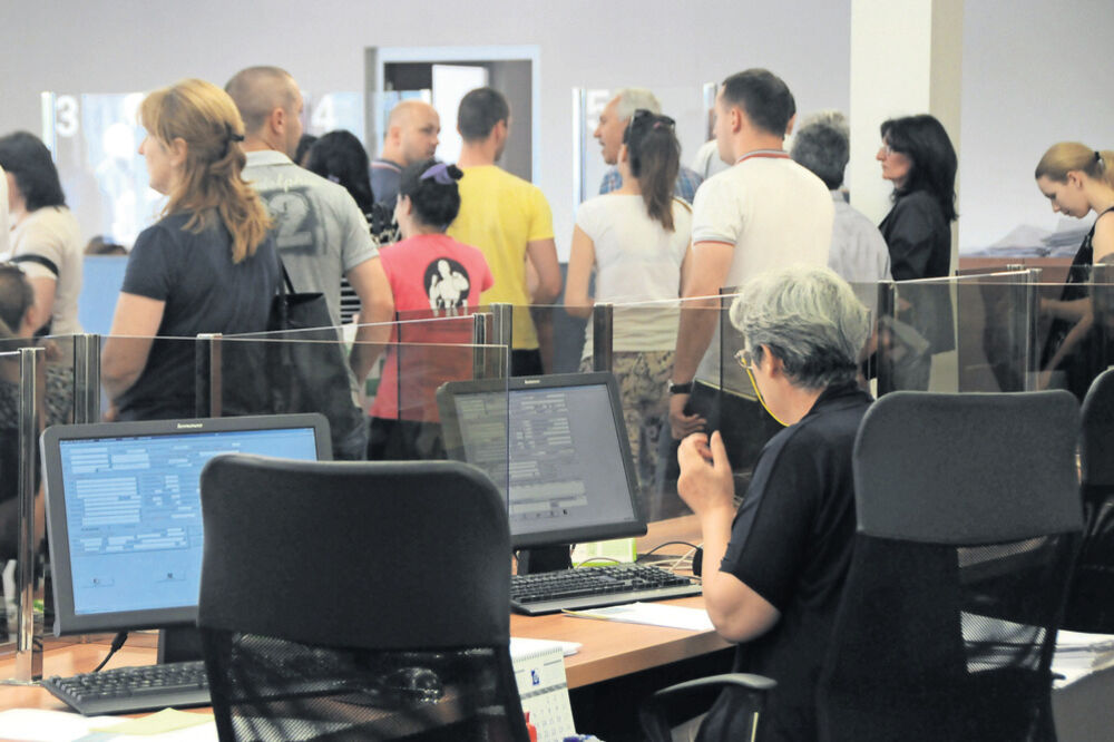 šalter, MUP, Foto: Boris Pejovic