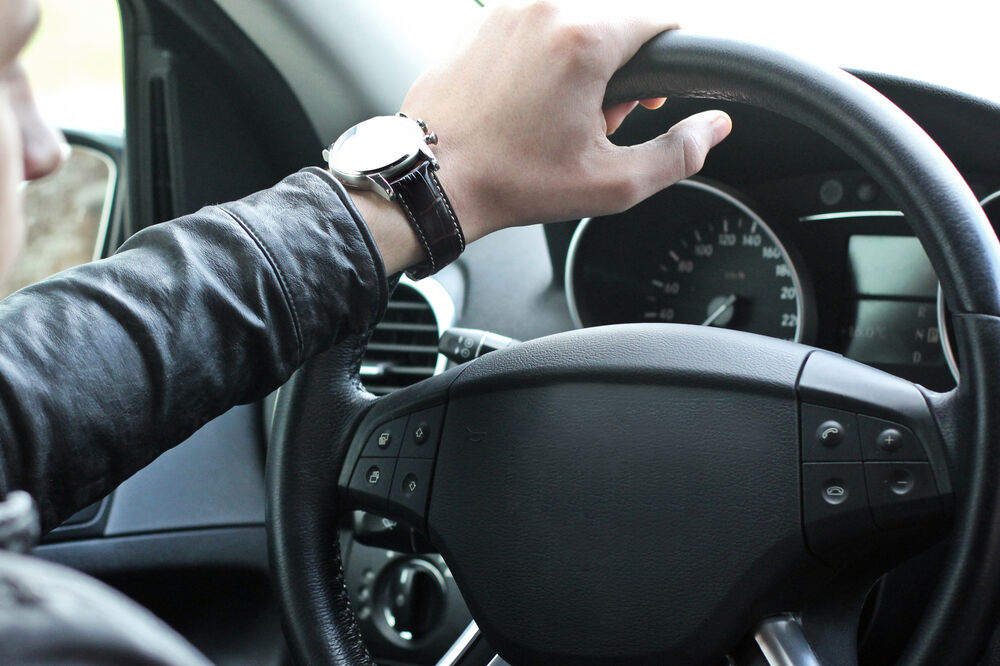 Vožnja, mladi vozač, Foto: Shutterstock