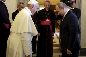 Politiko: Moskva nije izolovana – papa Franjo voli Putina