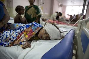 Indija: U bolnici umrlo najmanje 60 djece, načelnik suspendovan