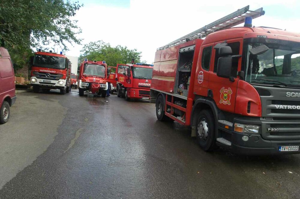 Vatrogasna vozila, Tivat, Foto: Siniša Luković