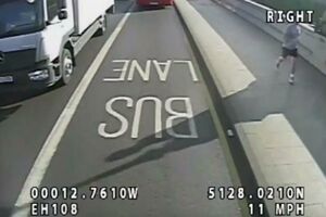 London: Milioner osumnjičen da je gurnuo ženu pred autobus dok je...