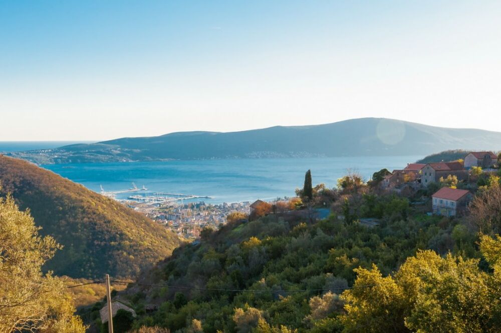 Gornja Lastva, Foto: Siniša Luković