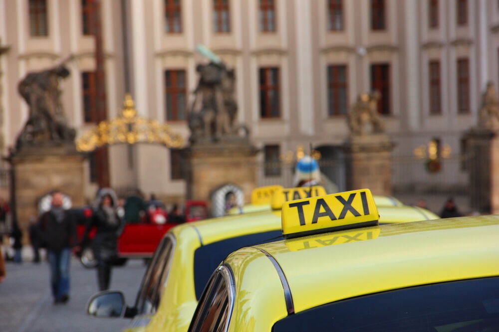 Taksi Prag, Foto: Shutterstock