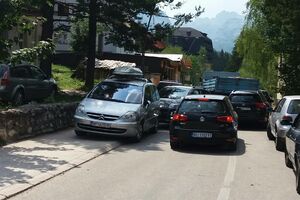 Saobraćajni kolaps na Žabljaku: Najteže bilo šetačima